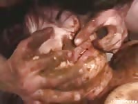 Hot chick shitting for her pleasures